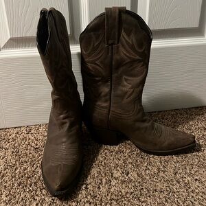 Women’s cowboy boots